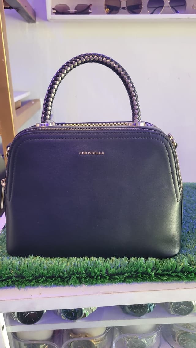 CHRISBELLA